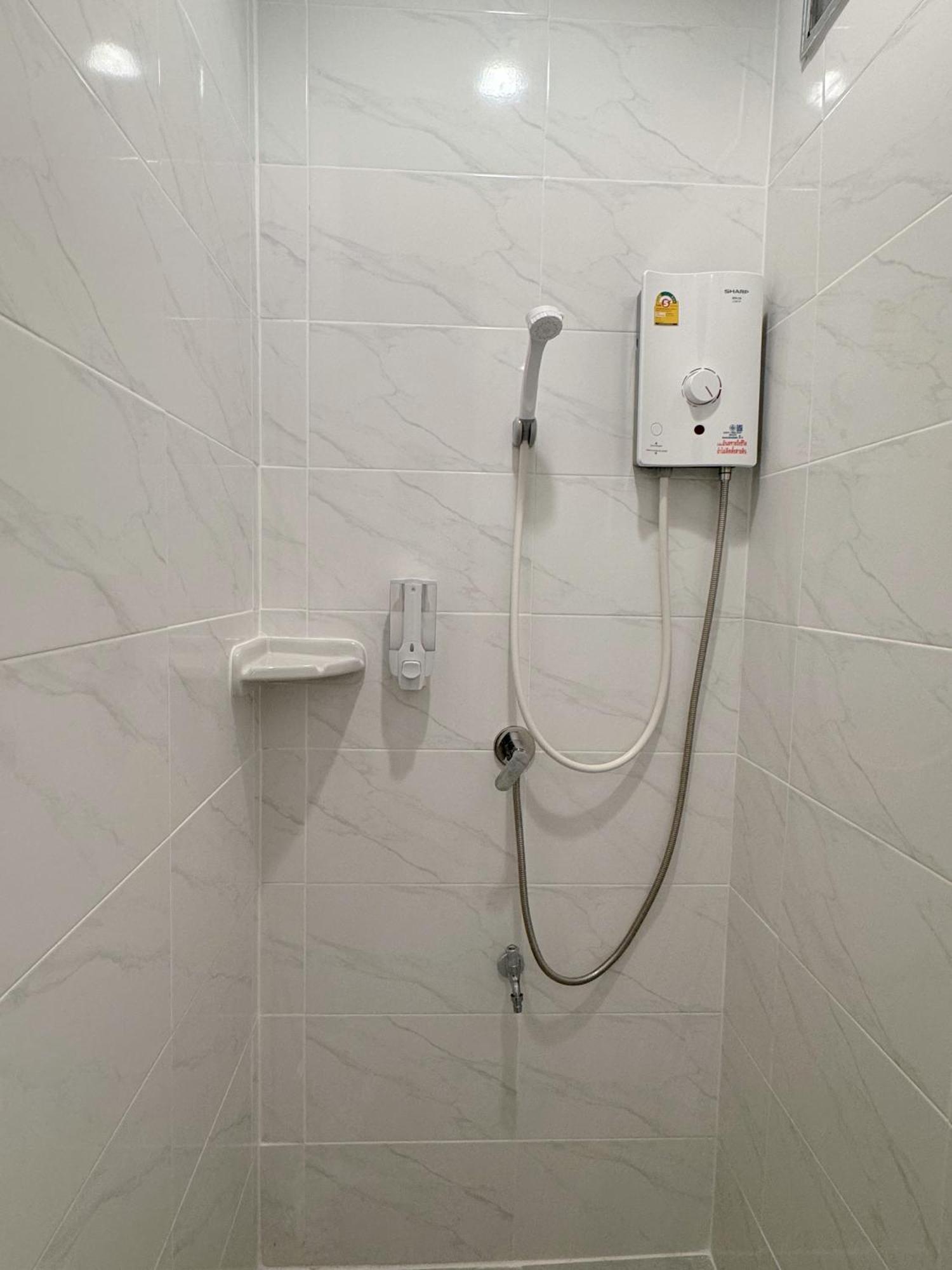 Nakhonratchasima Tokyo Hotel מראה חיצוני תמונה